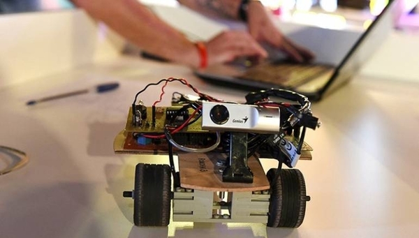 Diario HOY | Capacitan en tecnología a 200 jóvenes de Concepción