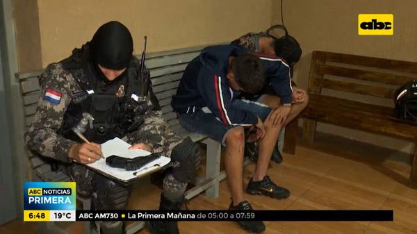 Dos motoasaltantes detenidos tras persecución - ABC Noticias - ABC Color