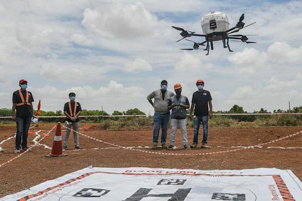 India incorpora drones al sistema sanitario para realizar envíos de vacunas anticovid en zonas alejadas