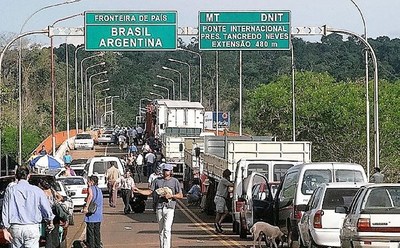 PARAGUAYOS PUEDEN INGRESAR A ARGENTINA, PERO SOLO PARA TURISMO - La Voz del Norte