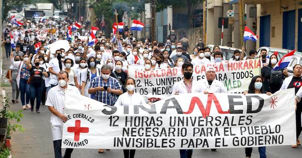 La Nación / Médicos suman 10 días de movilizaciones en reclamo de equiparación salarial