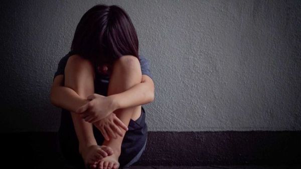 Condenan a abuelo que manoseaba a su nieta