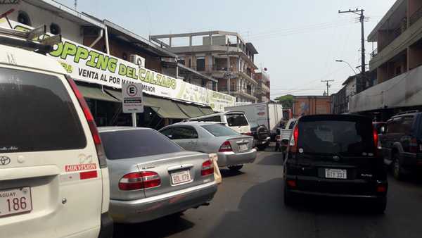 Realizaran cuestionada feria sobre Gral. Caballero » San Lorenzo PY