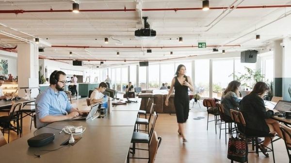 Diario HOY | El 'coworking' prospera en terrazas y "playas" de Sao Paulo
