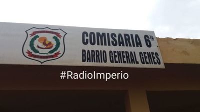 Detienen a dos jóvenes intentando hurtar prendas de vestir de una tienda