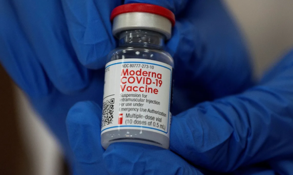 Finlandia suspende el uso de la vacuna Moderna en jóvenes por efectos secundarios