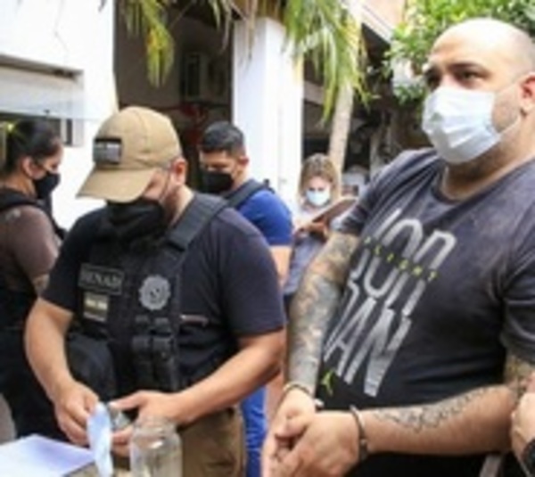 Detienen a cantante de Pipa para Tabaco tras allanamiento de la Senad - Paraguay.com