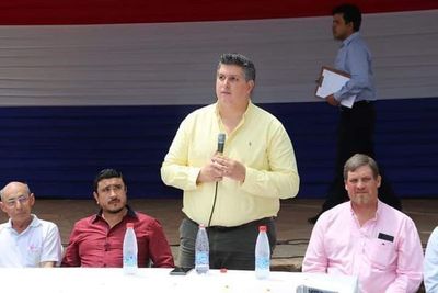 Diputado Samaniego utiliza proyecto de agua potable para pedir voto a favor de candidato colorado en Caapucú - Nacionales - ABC Color