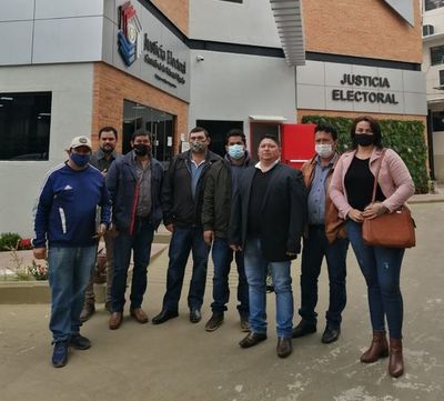 Justo cuando termina el periodo, Justicia Electoral devuelve sus bancas a concejales de Corpus - Nacionales - ABC Color