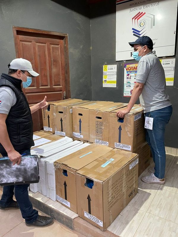 Máquinas de votación llegan a Boquerón  - Nacionales - ABC Color