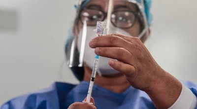 Diario HOY | Por cuestión ‘personal y religiosa’, 150 funcionarios del HNI se niegan a vacunarse contra el Covid