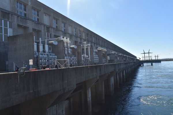 Baja la tasa de aprovechamiento de Itaipú, crece la de la energía de Yacyretá, pero aún falta mucho - Nacionales - ABC Color