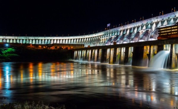 Itaipú reabrirá al público la iluminación de la represa