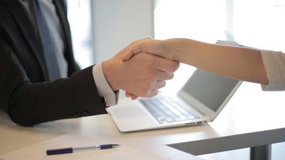 No le dieron laburo en empresa porque "sonreía mucho"