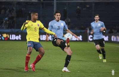 Uruguay empata en casa ante Colombia