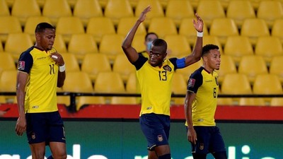 Ecuador golea y va tercero en la tabla