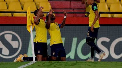 Ecuador golea a Bolivia y asciende al tercer lugar