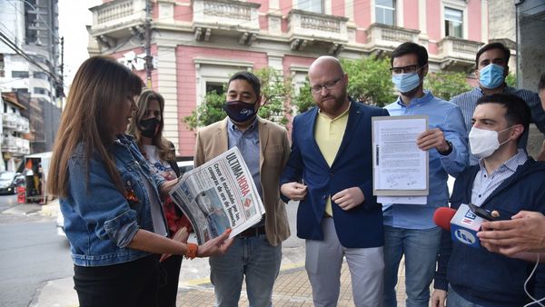 Opositores piden que Fiscalía allane la Comuna por corrupción pública