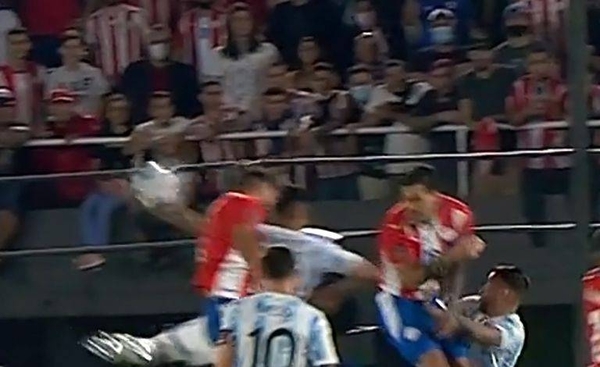 Diario HOY | ¿Era penal para Paraguay?: VAR asume que hubo carga sobre el defensor