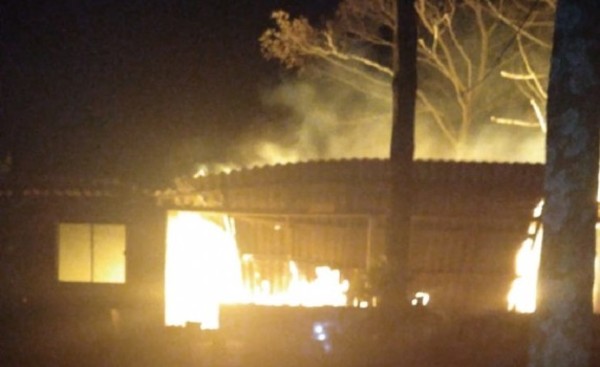 Vivienda se incendia en Santa Rita