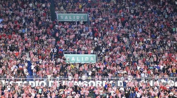 ¿Se violó protocolo en la cancha? Hinchas sin tapabocas y aglomerados – Prensa 5
