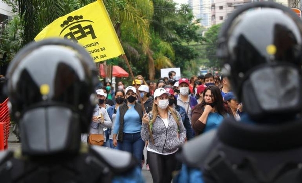 Diario HOY | Fracasó acuerdo con el MEC: docentes continuarán con medida de fuerza