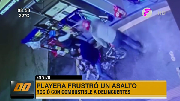 Playera evita asalto tras rociar con combustible a motochorro