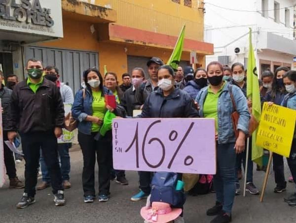 Fracasa negociación entre Gobierno y gremios docentes por reajuste salarial · Radio Monumental 1080 AM