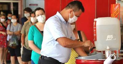 La Nación / “Creemos que no tendremos una ola intensa como la anterior, capaz sí internación”, dice neumólogo