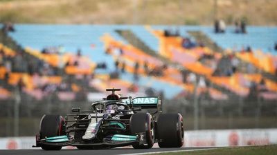 Hamilton lideró los dos entrenamientos libres en Estambul