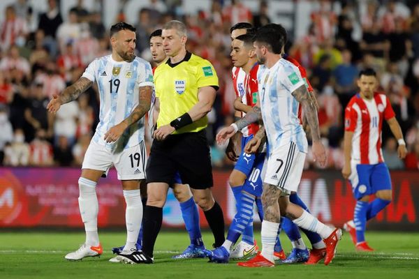 El papelón del VAR: ¡omitió la mano penal de Cristian Romero! - Selección Paraguaya - ABC Color