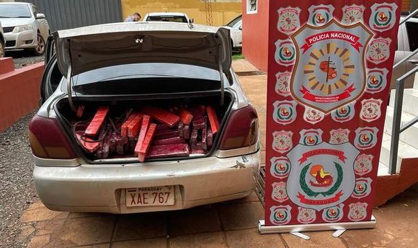 Joven huyó y provocó accidente en auto cargado con marihuana - ABC en el Este - ABC Color
