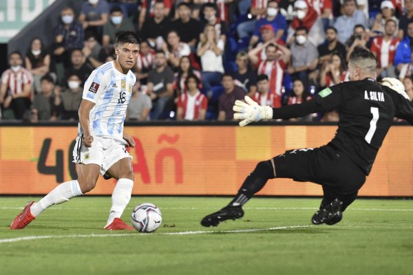 Valen como goles: Las impresionantes salvadas de Alderete y Villasanti