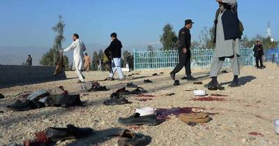 La Nación / Atentado suicida en una mezquita de Afganistán arroja al menos 55 muertos