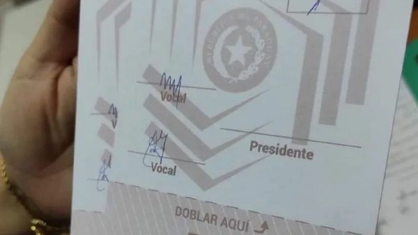 Indagarán hallazgo de boletas de votación prefirmadas en Villarrica