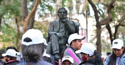 La Nación / Gobierno mantiene el reajuste en 11%, pero docentes no lo aceptan
