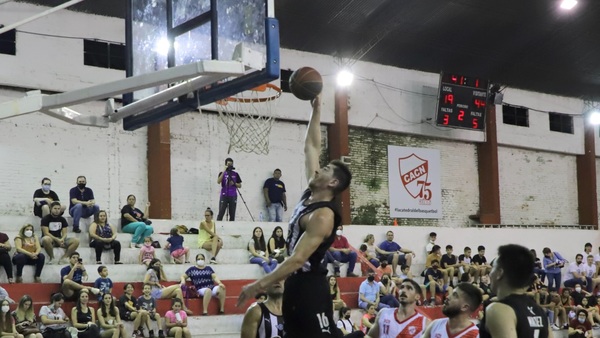 Libertad arranca triunfando en el cuadrangular