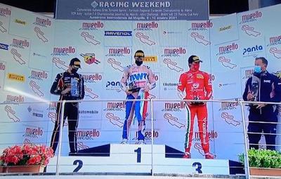 Joshua Duerksen deja en alto a Paraguay: primer lugar en el circuito de Mugello de F4