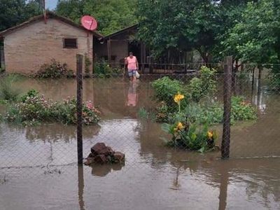 Guairá: Lluvia benefició a productores, pero afectó viviendas - Nacionales - ABC Color