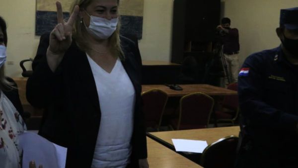 “La gente está harta y los candidatos que roban fracasarán en las elecciones”