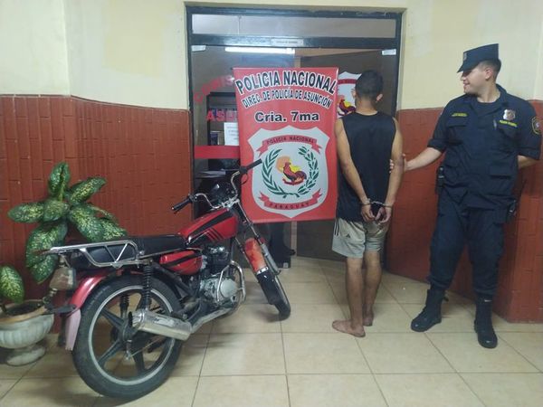 Joven fue aprendido cuando robaba una motocicleta - Nacionales - ABC Color