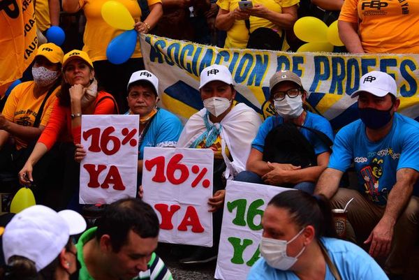 Casi 80% de los recursos del Tesoro irán para salarios y para cubrir déficit en jubilaciones - Nacionales - ABC Color