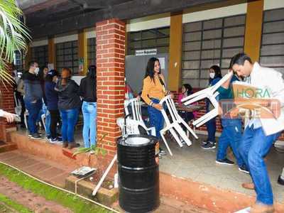 PROBLEMA DE SIEMPRE, conformación de mesas