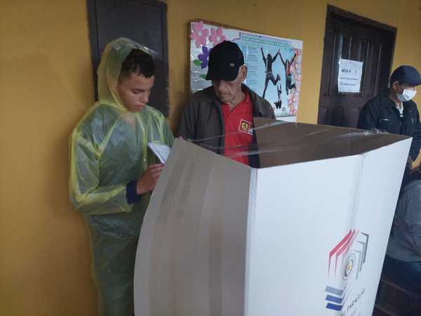 Utilizan a niños durante las votaciones, denuncian - El Independiente
