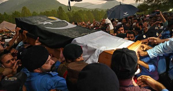 La Nación / Murió el científico Abdul Qadeer Khan, padre de la bomba atómica de Pakistán