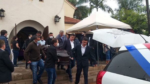 Dan el último adiós a la hija del gobernador de Amambay