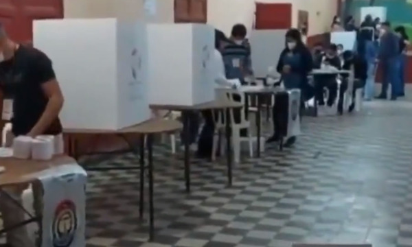 Paraguarí: Mujer indignada reclama que solo le pagaron G. 100.000 por su voto, cuando "le prometieron más" - OviedoPress