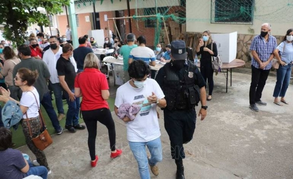 Diario HOY | Tres personas detenidas en Luque por infringir normas electorales