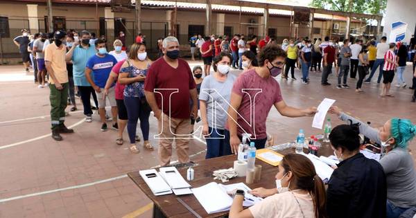 La Nación / Boca de urna mantiene tendencia a dos horas del cierre de la jornada electoral