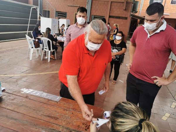 Policía escoltó a los González Daher para no ser molestados cuando votaban en Luque - Nacionales - ABC Color